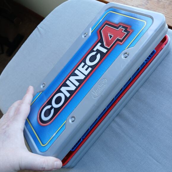 Hasbro Gaming Road Trip Series Connect 4 travel board game 2 player EUC ages 6+ - Picture 3 of 12